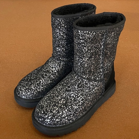 UGG Classic Short II Foil Glam Boot - Picture 2 of 7